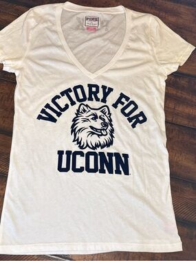 PINK Victoria's Secret White V-Neck 'Victory for UCONN' Tee with Navy Print